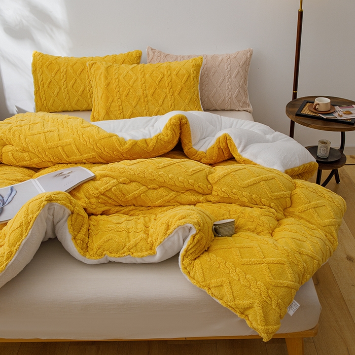 91家纺网 家纺一手货源 找家纺 雅蔓依 2025新款塔芙绒羊羔绒冬被被子被芯 柠檬黄