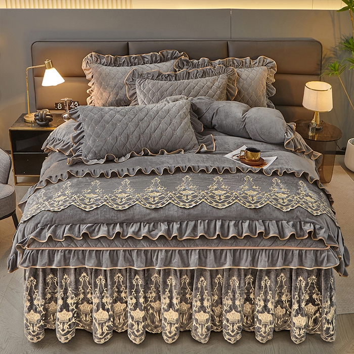 91家纺网 家纺一手货源 找家纺 罗艺轩 2024新款欧洲风情宝宝绒可拆卸夹棉床裙四件套 高级灰