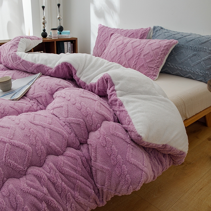 91家纺网 家纺一手货源 找家纺 雅蔓依 2025新款塔芙绒羊羔绒冬被被子被芯 香芋紫
