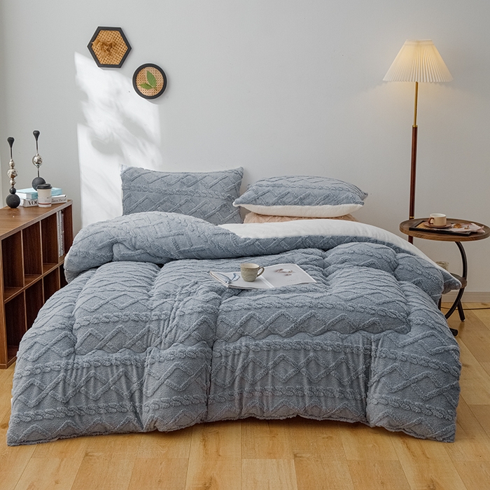 91家纺网 家纺一手货源 找家纺 雅蔓依 2025新款塔芙绒羊羔绒冬被被子被芯 典雅灰