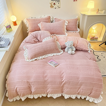 91家纺网 家纺一手货源 找家纺 （总）琪格格 2024新款暖绒蓄热全消光雕花绒花边四件套-雕花绒花边