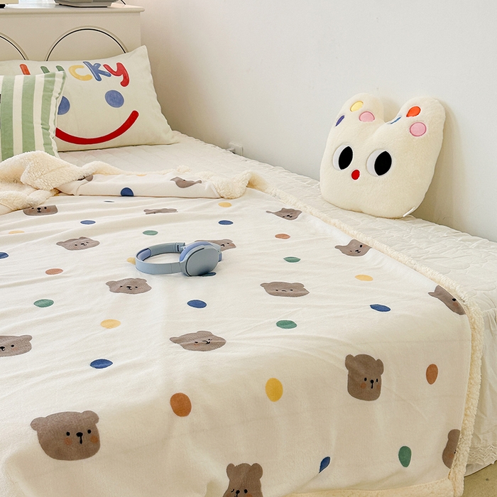 91家纺网 家纺一手货源 找家纺 昔可家纺 2023新款ins风牛奶绒羊羔绒印花毛毯（风格一） 彩色波点熊