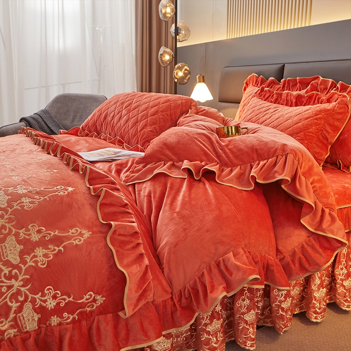 91家纺网 家纺一手货源 找家纺 罗艺轩 2024新款欧洲风情宝宝绒可拆卸夹棉床裙四件套 爱玛橙