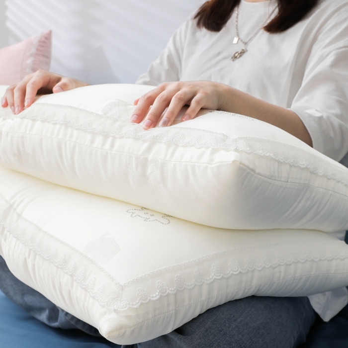 91家纺网 家纺一手货源 找家纺 拾光枕芯 2023新款天丝牛奶蕾丝枕 白色