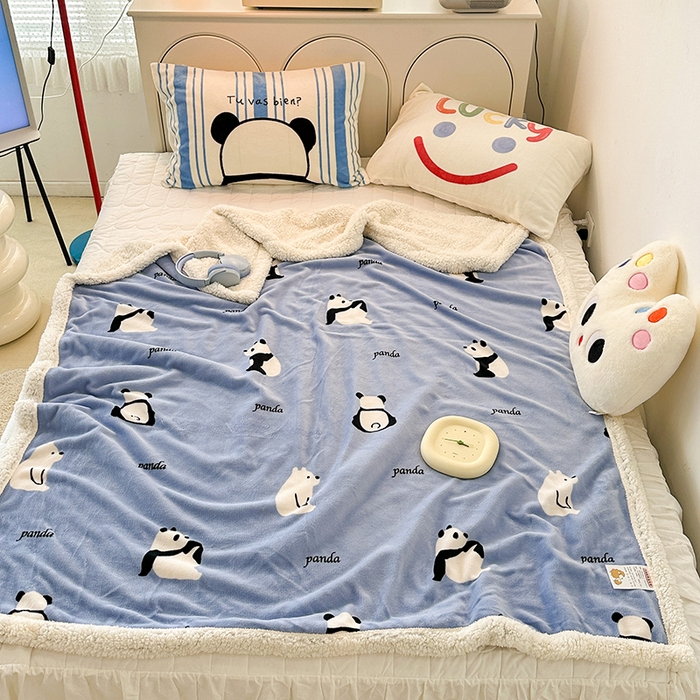 91家纺网 家纺一手货源 找家纺 昔可家纺 2023新款ins风牛奶绒羊羔绒印花毛毯（风格一） 蓝底熊猫