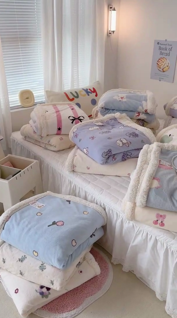 91家纺网 家纺一手货源 找家纺 昔可家纺 2023新款ins风牛奶绒羊羔绒印花毛毯（风格一） 粉嫩小郁金