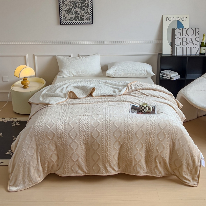 91家纺网 家纺一手货源 找家纺 宜家坊 新款秋冬高克重法莱绒羊羔绒立体剪花纯色多功能毛毯 浅奶咖