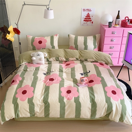 星期八 2023新款210g双面牛奶绒印花四件套 花花