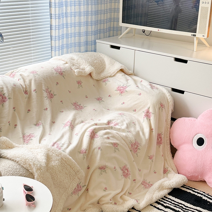 91家纺网 家纺一手货源 找家纺 昔可家纺 2023新款ins风牛奶绒羊羔绒印花毛毯（风格二） 午后茶花