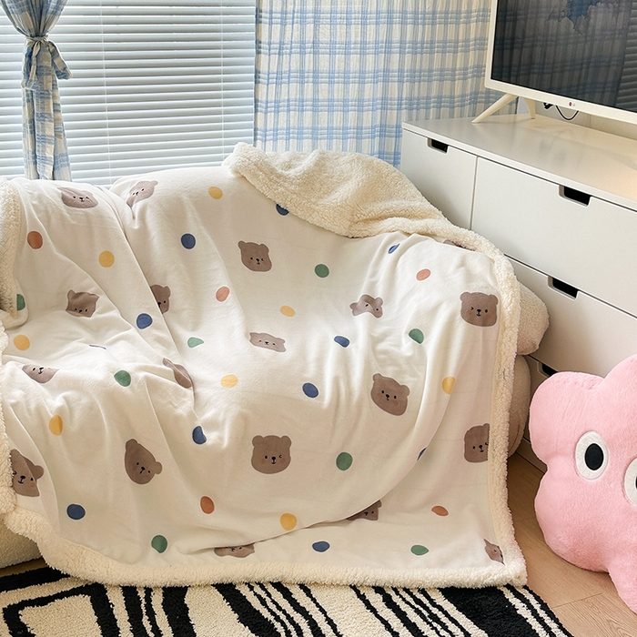 91家纺网 家纺一手货源 找家纺 昔可家纺 2023新款ins风牛奶绒羊羔绒印花毛毯（风格二） 彩色波点熊