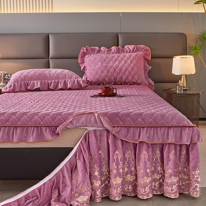 91家纺网 家纺一手货源 找家纺 罗艺轩 2024新款欧洲风情宝宝绒可拆卸夹棉床裙四件套 丁香紫