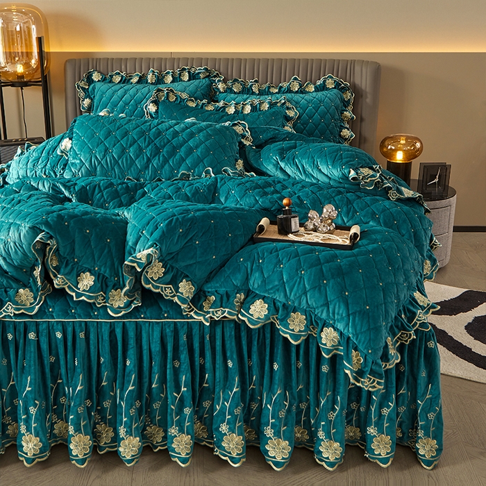 91家纺网 家纺一手货源 找家纺 罗艺轩 2024新款花季宝宝绒全套夹棉絎缝加厚系列床裙套件 橄榄绿