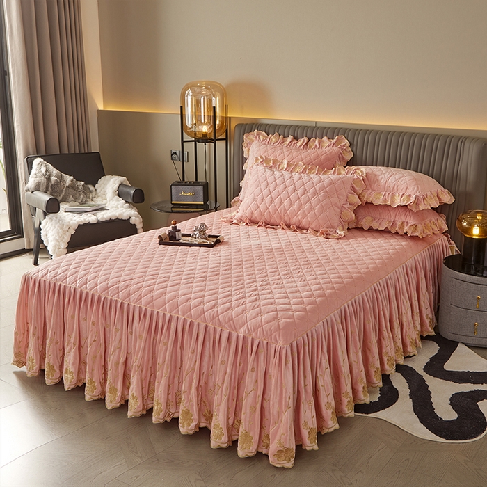 91家纺网 家纺一手货源 找家纺 罗艺轩 2024新款花季宝宝绒全套夹棉絎缝加厚系列床裙三件套 美人玉