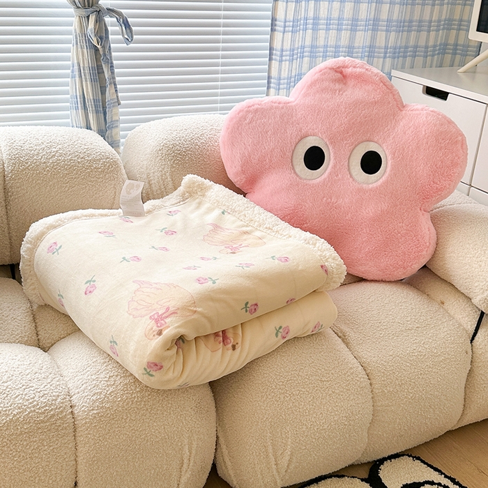 91家纺网 家纺一手货源 找家纺 昔可家纺 2023新款ins风牛奶绒羊羔绒印花毛毯（风格二） 天鹅玫瑰