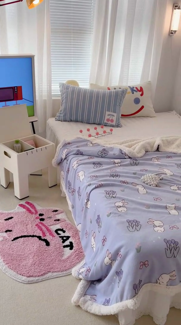 91家纺网 家纺一手货源 找家纺 昔可家纺 2023新款ins风牛奶绒羊羔绒印花毛毯（风格一） 萌萌紫底郁金香兔