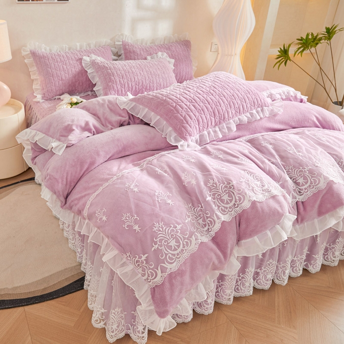 91家纺网 家纺一手货源 找家纺 虹星家纺 2023新款牛奶绒夹棉床裙套件清新系列-床裙款四件套 清新-浪漫紫