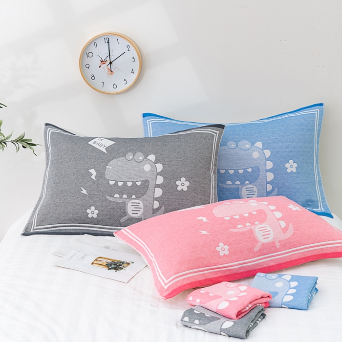 91家纺网 家纺一手货源 找家纺 朴尔家纺-毛巾被 2023新款特惠混纺棉质三层纱布独版AB面枕巾 小恐龙粉