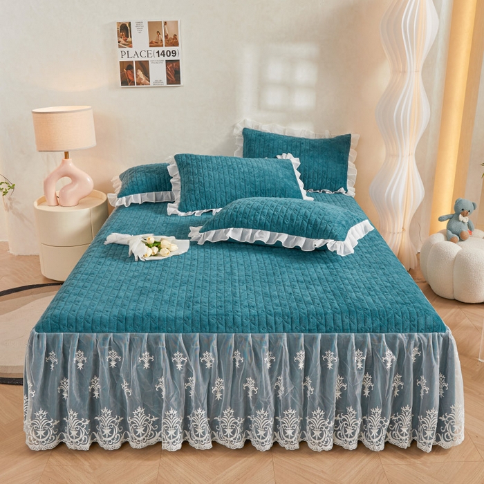 91家纺网 家纺一手货源 找家纺 虹星家纺 2023新款牛奶绒夹棉床裙套件清新系列-床裙款单床裙  清新-孔雀兰