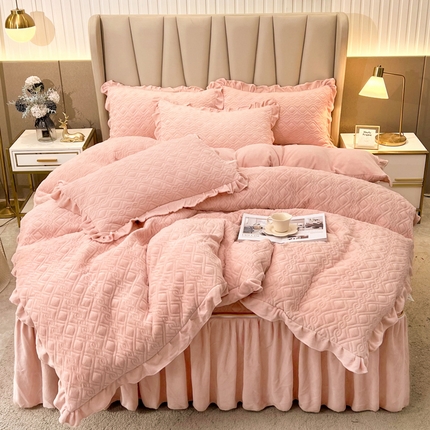91家纺网 家纺一手货源 找家纺 （总）恋尚 2023新款加厚高克重蜜桃绒床笠式床裙四件套可脱卸四件套