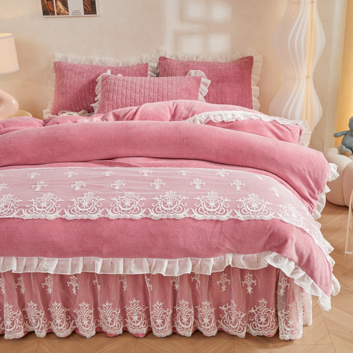 91家纺网 家纺一手货源 找家纺 虹星家纺 2023新款牛奶绒夹棉床裙套件清新系列-床裙款四件套 清新-萝莉豆沙