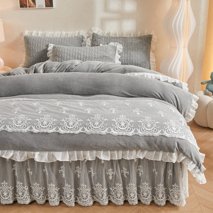 91家纺网 家纺一手货源 找家纺 虹星家纺 2023新款牛奶绒夹棉床裙套件清新系列-床裙款四件套 清新-星际灰