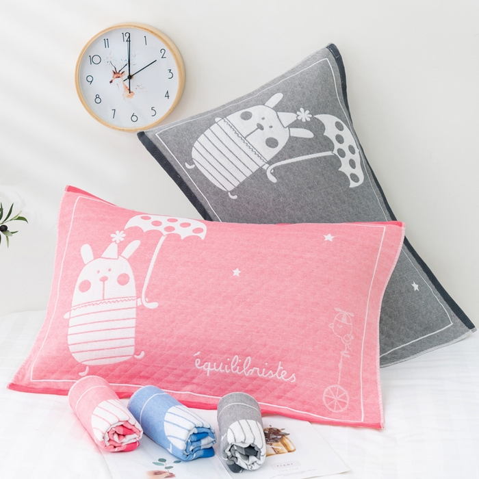 91家纺网 家纺一手货源 找家纺 朴尔家纺-毛巾被 2023新款特惠混纺棉质三层纱布独版AB面枕巾 雨伞熊粉