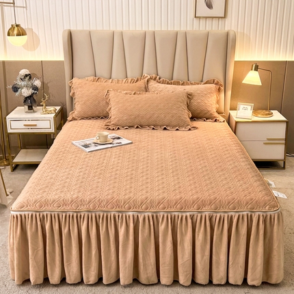 91家纺网 家纺一手货源 找家纺 （总）恋尚 2023新款加厚高克重蜜桃绒床笠式床裙可脱卸