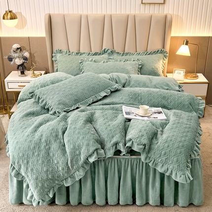 91家纺网 家纺一手货源 找家纺 恋尚 2023新款加厚高克重蜜桃绒床笠式床裙四件套可脱卸四件套 微光-草青