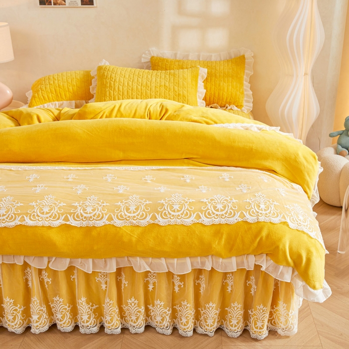 91家纺网 家纺一手货源 找家纺 虹星家纺 2023新款牛奶绒夹棉床裙套件清新系列-床裙款四件套 清新-鹅黄