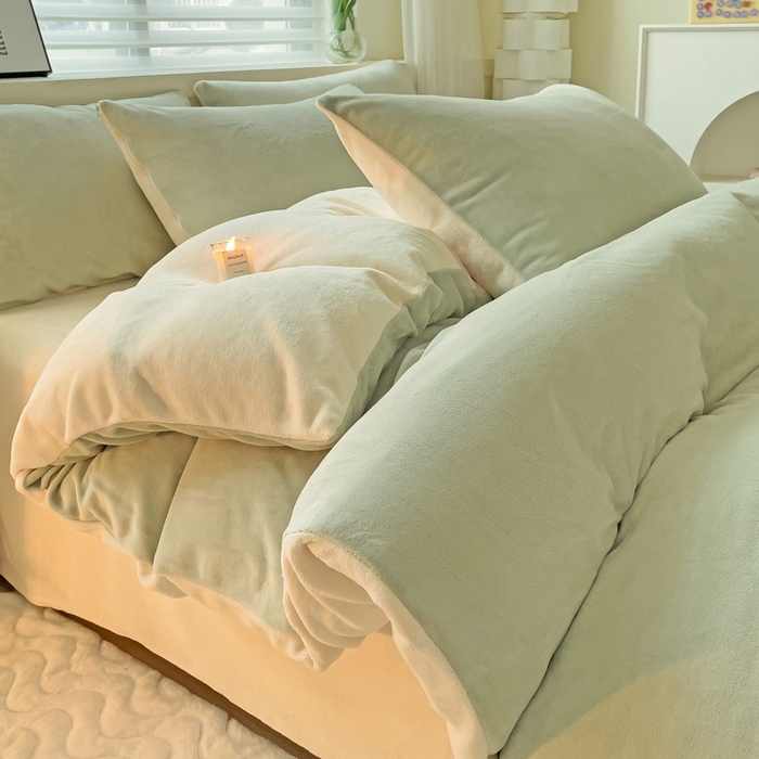 91家纺网 家纺一手货源 找家纺 寐居  2023新款高克重拼色牛奶绒四件套 豆绿奶黄