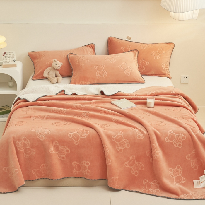 91家纺网 家纺一手货源 找家纺 21度C 2023新款贝贝熊-布叮熊牛奶绒复合毯 贝贝熊-桔红