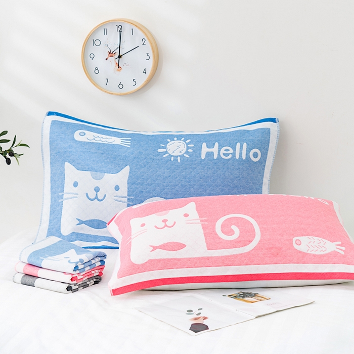 91家纺网 家纺一手货源 找家纺 朴尔家纺-毛巾被 2023新款特惠混纺棉质三层纱布独版AB面枕巾 爱鱼的猫粉