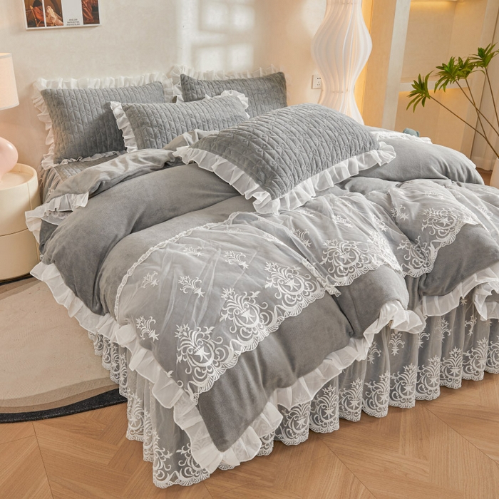 91家纺网 家纺一手货源 找家纺 虹星家纺 2023新款牛奶绒夹棉床裙套件清新系列-床裙款四件套 清新-星际灰