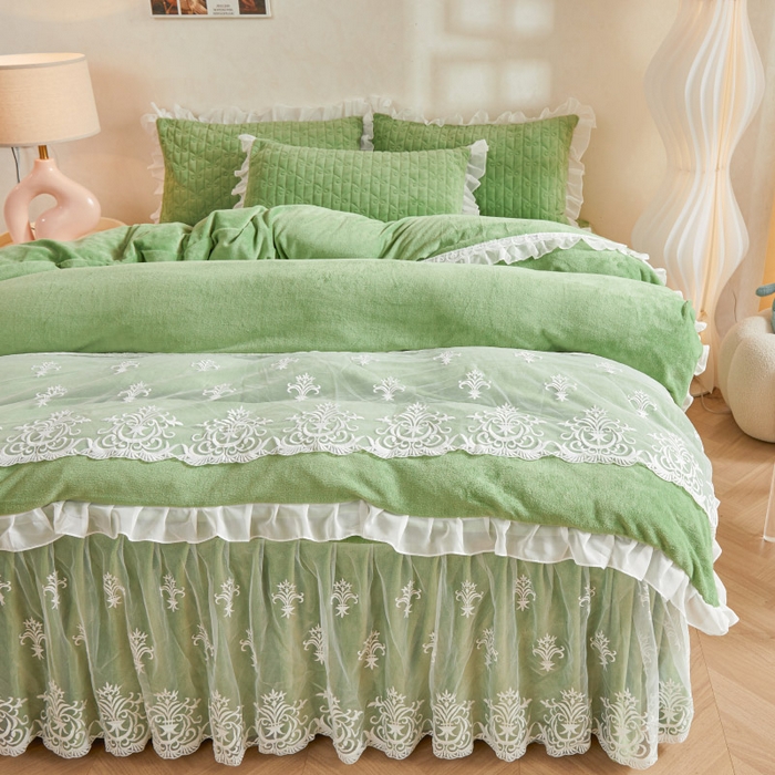 91家纺网 家纺一手货源 找家纺 虹星家纺 2023新款牛奶绒夹棉床裙套件清新系列-床裙款四件套 清新-牛油果绿