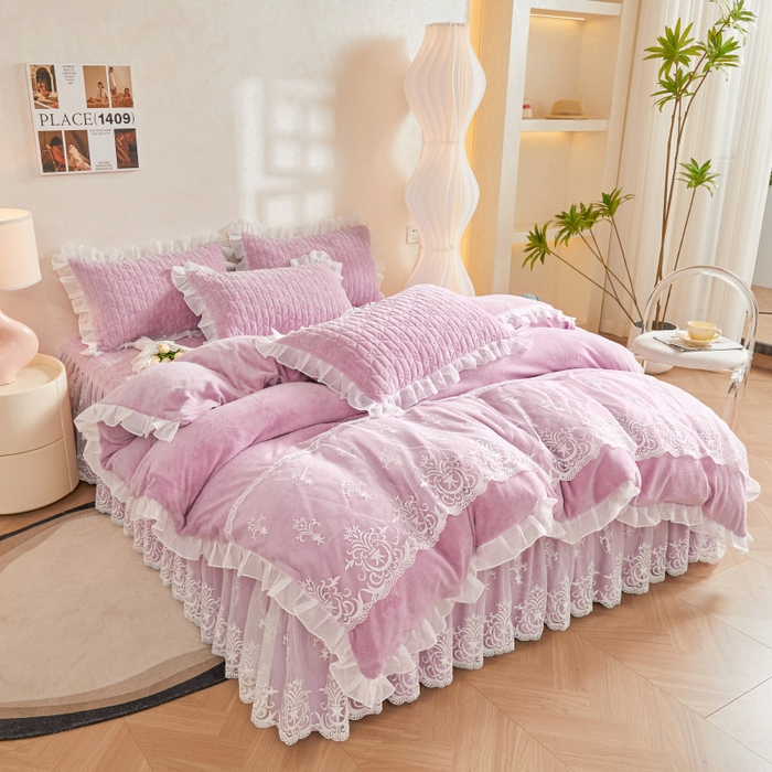 91家纺网 家纺一手货源 找家纺 虹星家纺 2023新款牛奶绒夹棉床裙套件清新系列-床裙款四件套 清新-浪漫紫