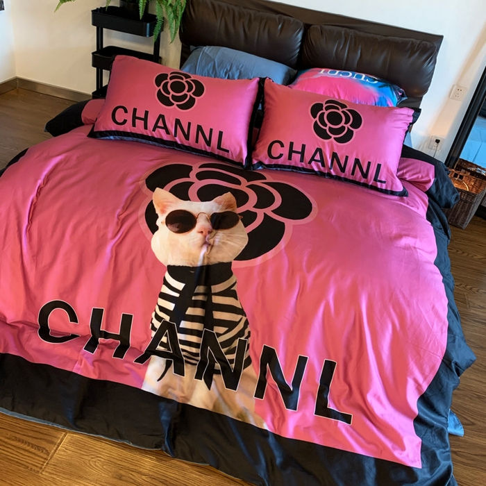 91家纺网 家纺一手货源 找家纺 花沐 2023新款ab版纯棉数码四件套 是个甜仔