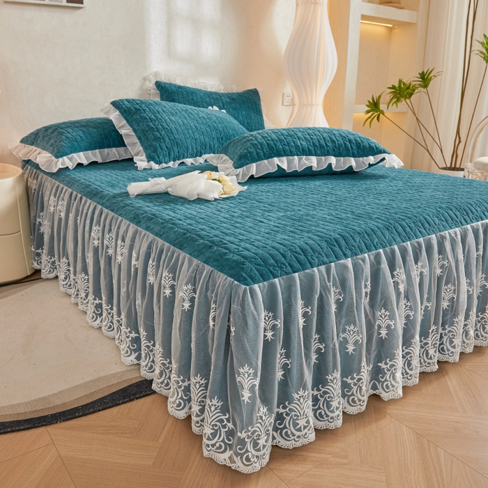 91家纺网 家纺一手货源 找家纺 虹星家纺 2023新款牛奶绒夹棉床裙套件清新系列-床裙款单床裙  清新-孔雀兰