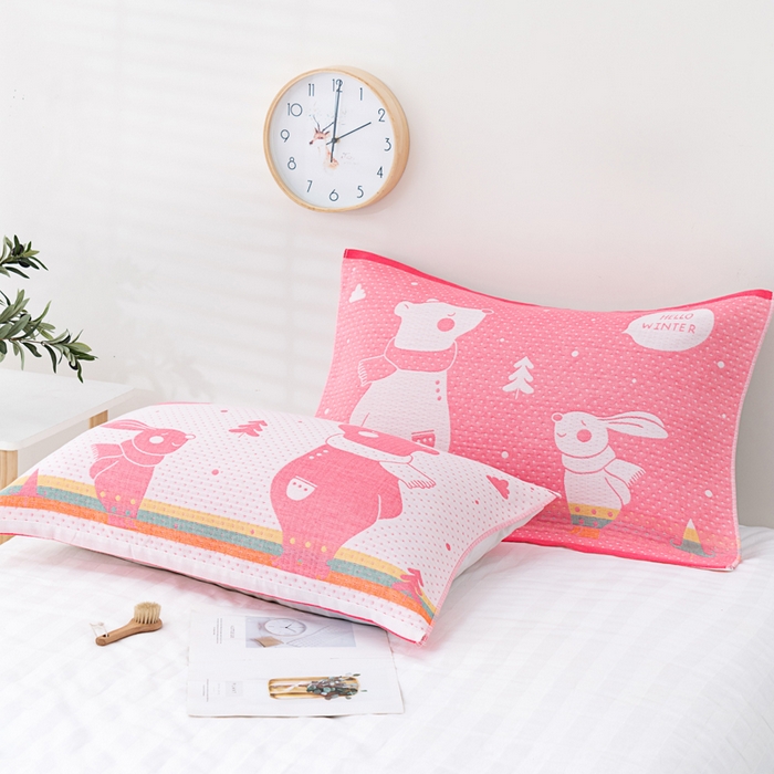 91家纺网 家纺一手货源 找家纺 朴尔家纺-毛巾被 2023新款特惠混纺棉质三层纱布独版AB面枕巾 爱心熊粉