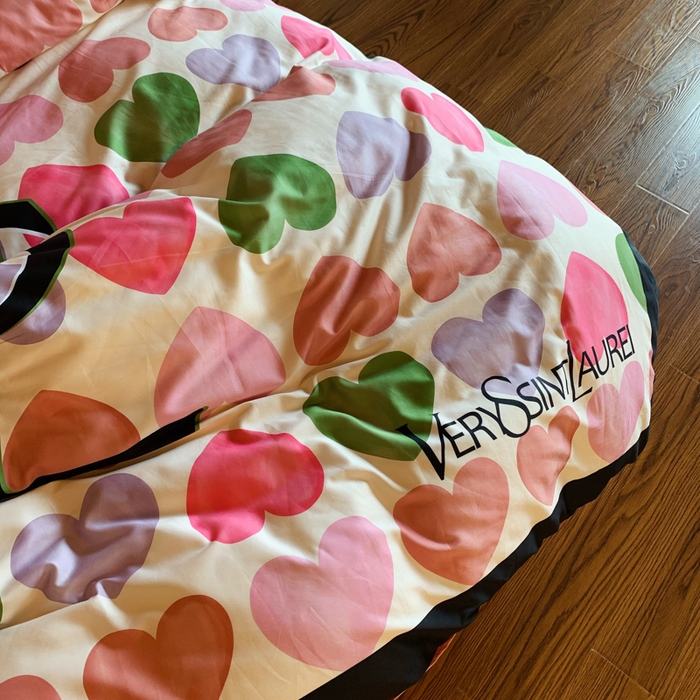 91家纺网 家纺一手货源 找家纺 花沐 2023新款ab版纯棉数码四件套 乖乖也心动