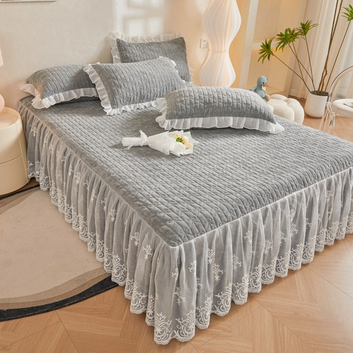 91家纺网 家纺一手货源 找家纺 虹星家纺 2023新款牛奶绒夹棉床裙套件清新系列-床裙款单床裙  清新-星际灰