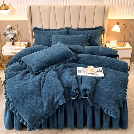 91家纺网 家纺一手货源 找家纺 恋尚 2023新款加厚高克重蜜桃绒床笠式床裙四件套可脱卸四件套 微光-宝蓝