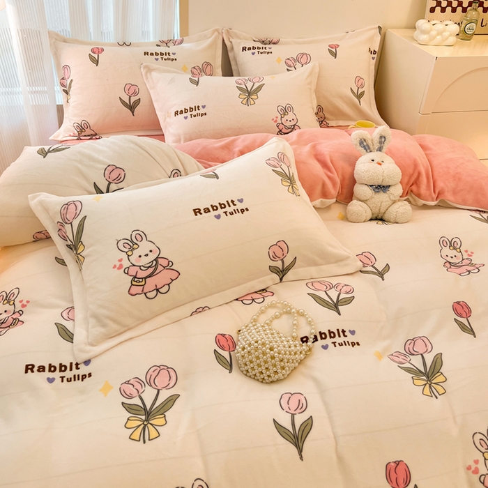 91家纺网 家纺一手货源 找家纺 寐居家纺 2023新款小清新牛奶绒印花四件套 告白兔兔