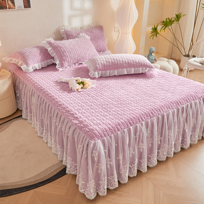 91家纺网 家纺一手货源 找家纺 虹星家纺 2023新款牛奶绒夹棉床裙套件清新系列-床裙款单床裙  清新-浪漫紫