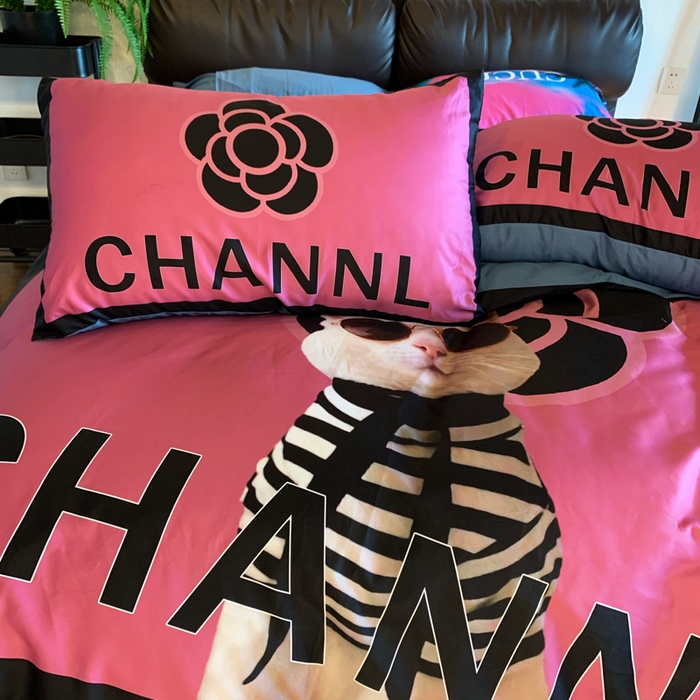 91家纺网 家纺一手货源 找家纺 花沐 2023新款ab版纯棉数码四件套 是个甜仔