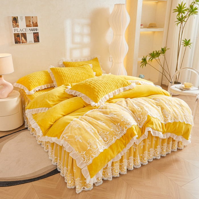 91家纺网 家纺一手货源 找家纺 虹星家纺 2023新款牛奶绒夹棉床裙套件清新系列-床裙款四件套 清新-鹅黄