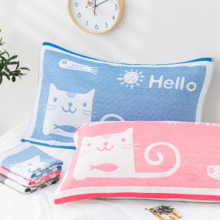 91家纺网 家纺一手货源 找家纺 朴尔家纺-毛巾被 2023新款特惠混纺棉质三层纱布独版AB面枕巾 爱鱼的猫粉