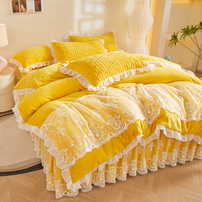 91家纺网 家纺一手货源 找家纺 虹星家纺 2023新款牛奶绒夹棉床裙套件清新系列-床裙款四件套 清新-鹅黄