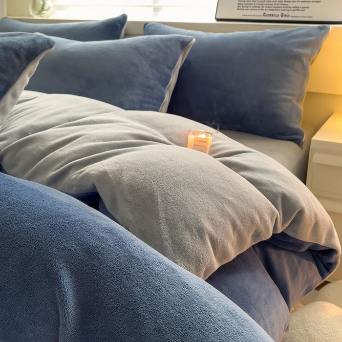91家纺网 家纺一手货源 找家纺 寐居  2023新款高克重拼色牛奶绒四件套 宝石蓝灰