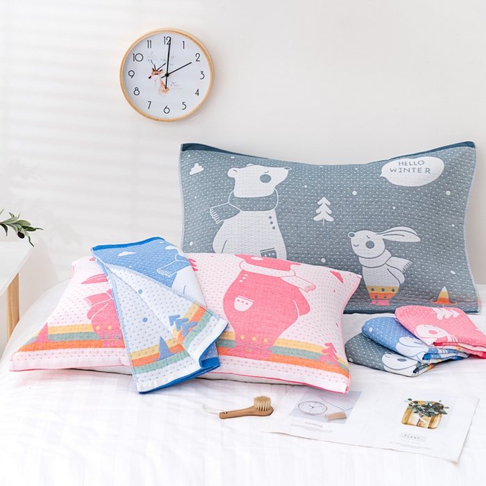 91家纺网 家纺一手货源 找家纺 朴尔家纺-毛巾被 2023新款特惠混纺棉质三层纱布独版AB面枕巾 爱心熊灰