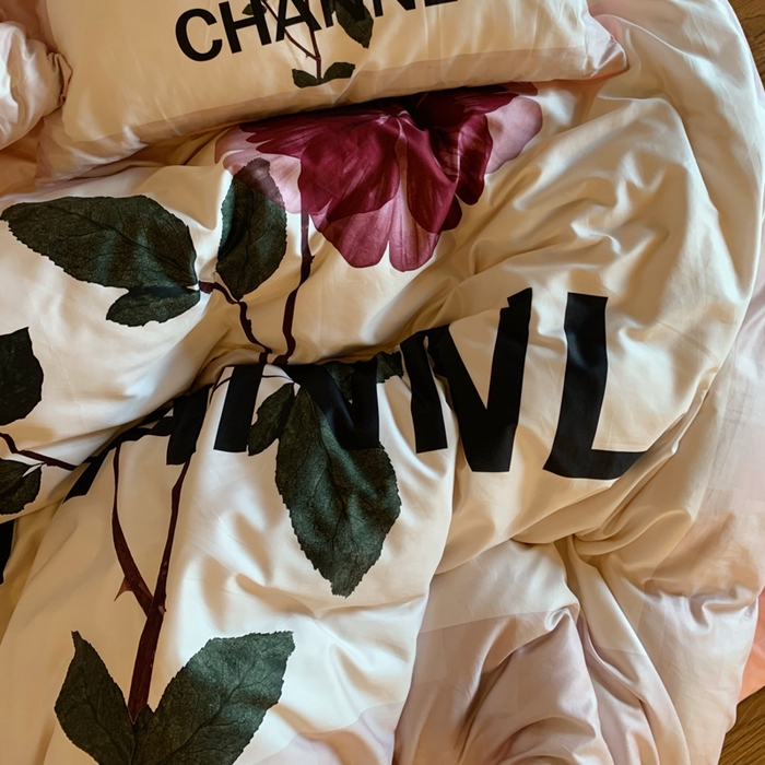 91家纺网 家纺一手货源 找家纺 花沐 2023新款ab版纯棉数码四件套 一只花芽